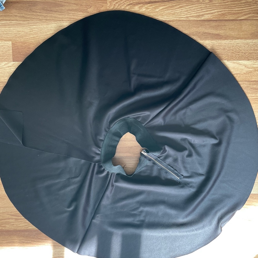 Black 360 skirt